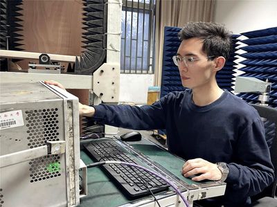 張信歌與通信系統(tǒng)開(kāi)發(fā) 創(chuàng)新驅(qū)動(dòng)的技術(shù)實(shí)踐